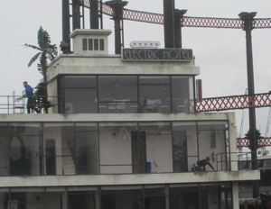 Electric_hotel2